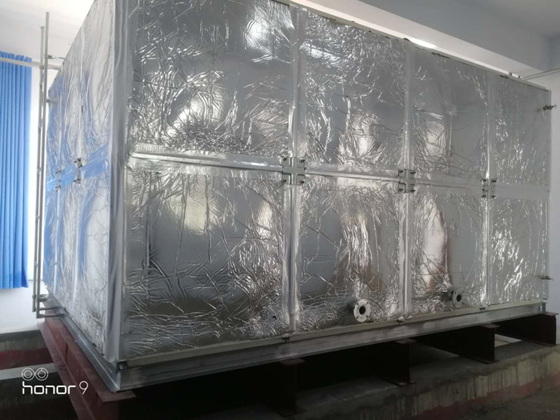 无棣县小泊头学校24立方玻璃钢橡塑保温水箱